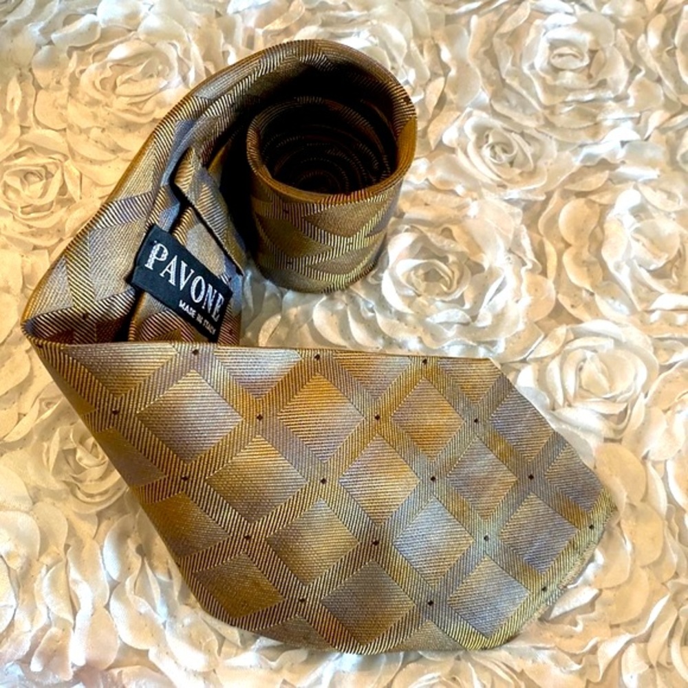 New Pavone mens silk tie